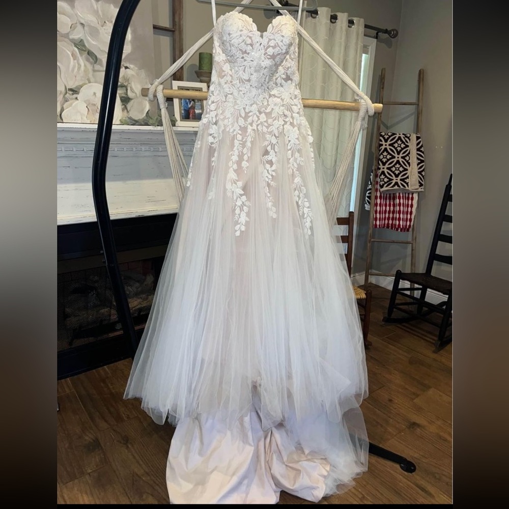 Wedding dress